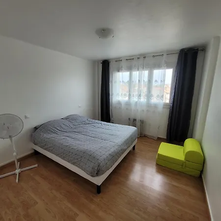 T4 Lumineux Et Spacieux, Parking Et Parc Prive *